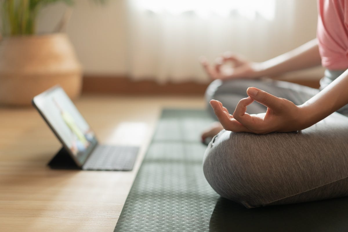 Yoga per malati oncologici con corsi gratuiti online